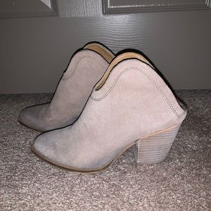 Chinese Laundry Kelso Mule Bootie